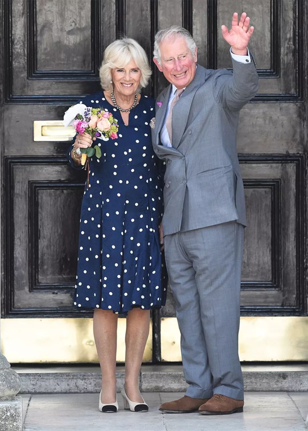 戴安娜离婚前后,戴安娜离婚后为什么保留王妃头衔