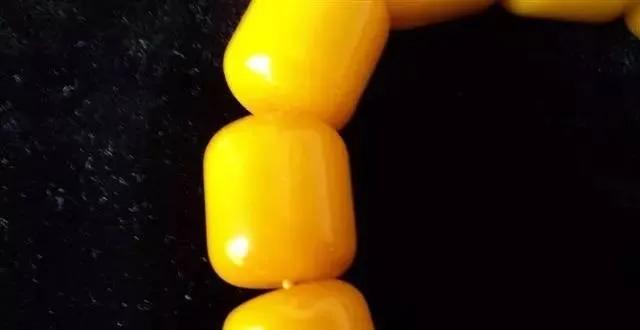 琥珀跟蜜蜡哪个好,秒懂翡翠和玉的区别