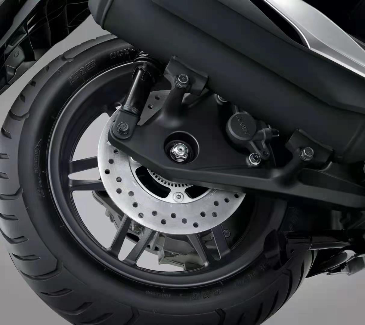 佛沙300和tmax300,本田佛沙300售价公布