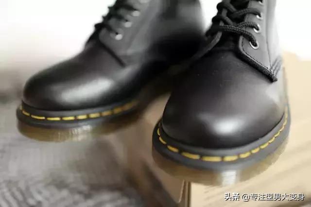 适合年轻人穿男靴,男生轻熟男靴