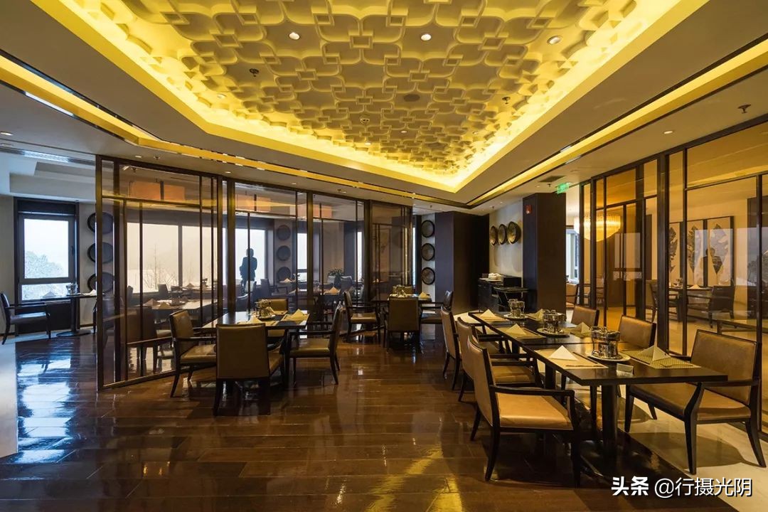 安吉民宿下雪的视频,安吉城堡酒店