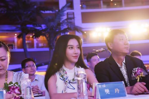 最美足球宝贝樊玲现状,樊玲最美视频大全