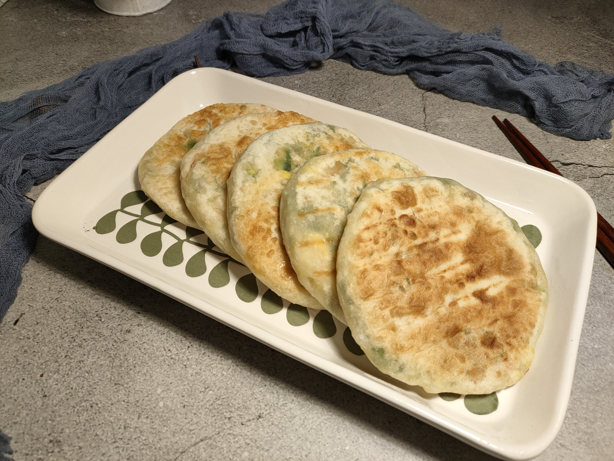 家常馅饼的做法怎么和面软,馅饼和面怎么做才松软好吃