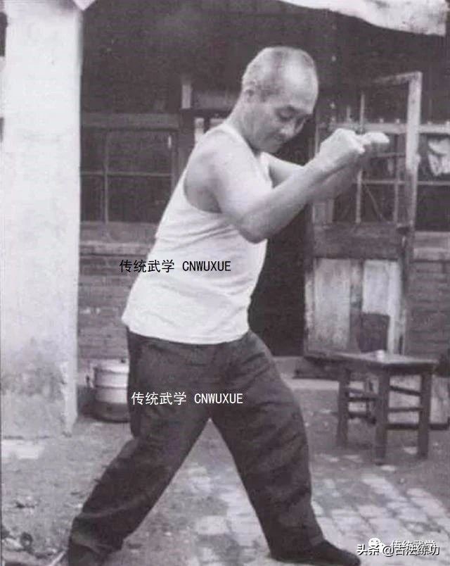 站桩要诀,站桩时身体要上下起伏吗