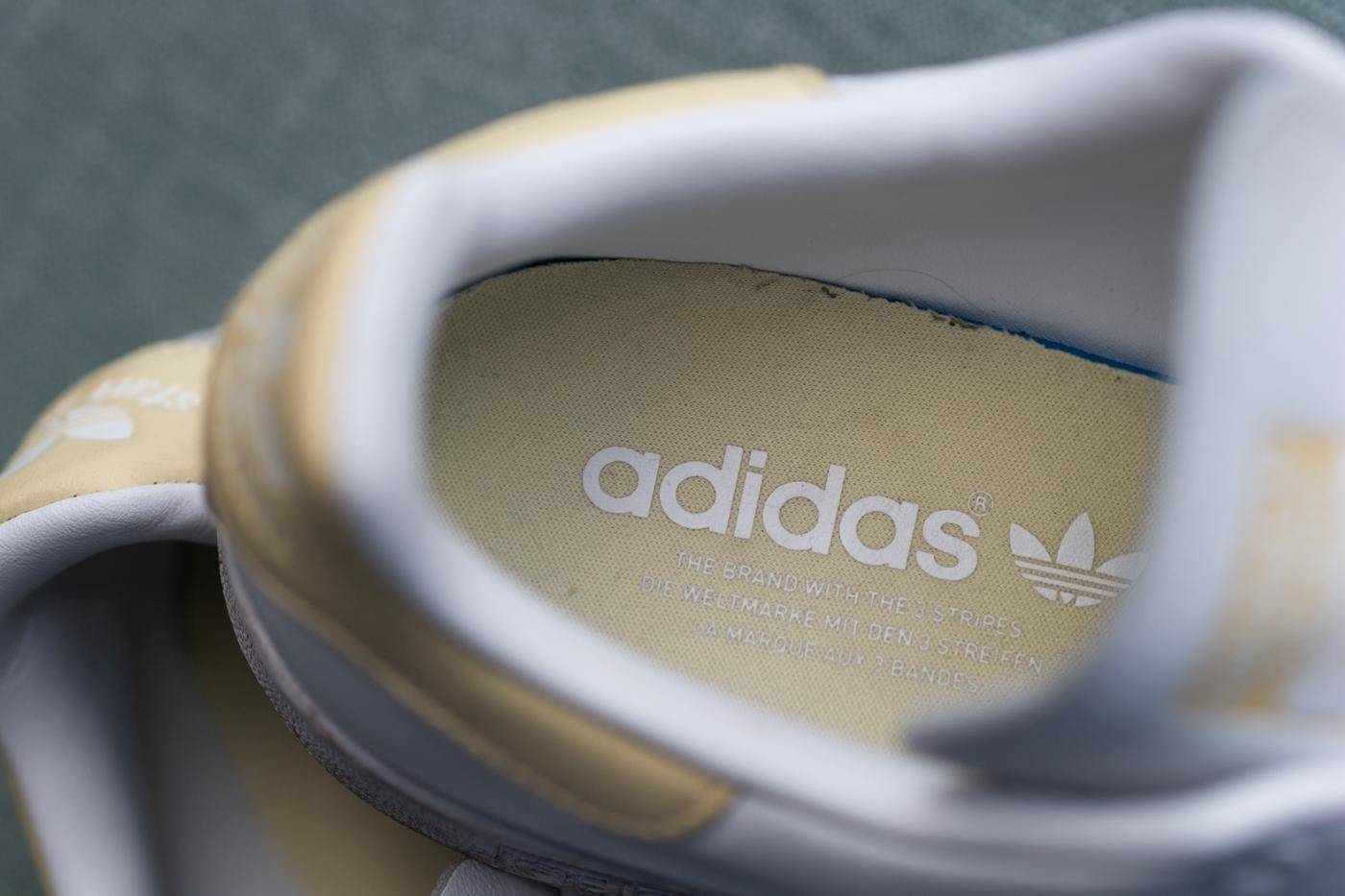 阿迪和耐克小白鞋哪个好,阿迪达斯和小白