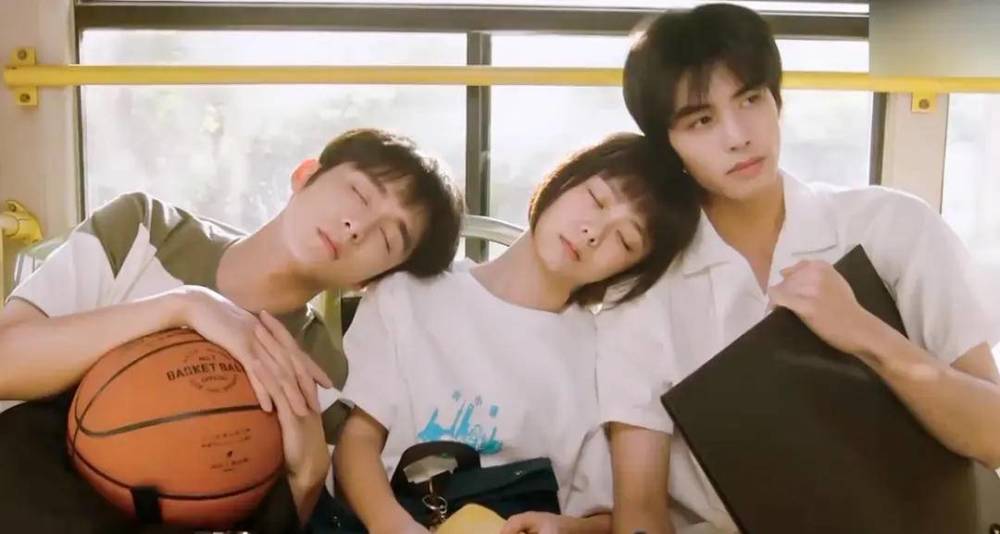 眼神清澈含情，声音温柔有磁性，湖北果然盛产国风*男美**