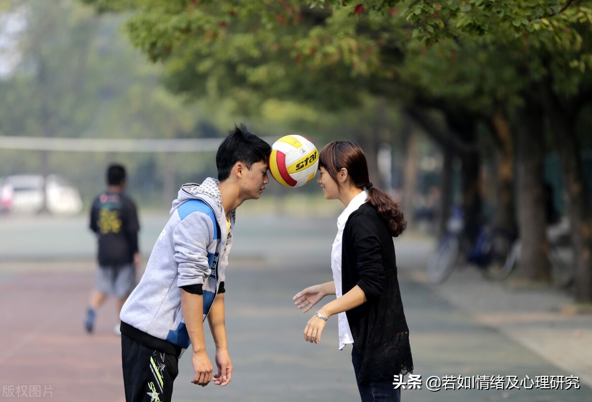 思念一个人如何让他感应到,想念一个人他有心灵感应么