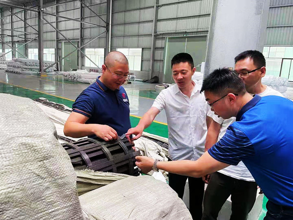 “聚乡情共发展”成都古蔺商会走进四川中能伟创环保科技