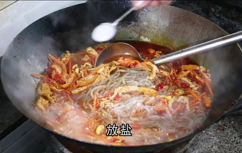 潘姥姥重庆酸辣粉正宗做法,乡村潘哥做猪血