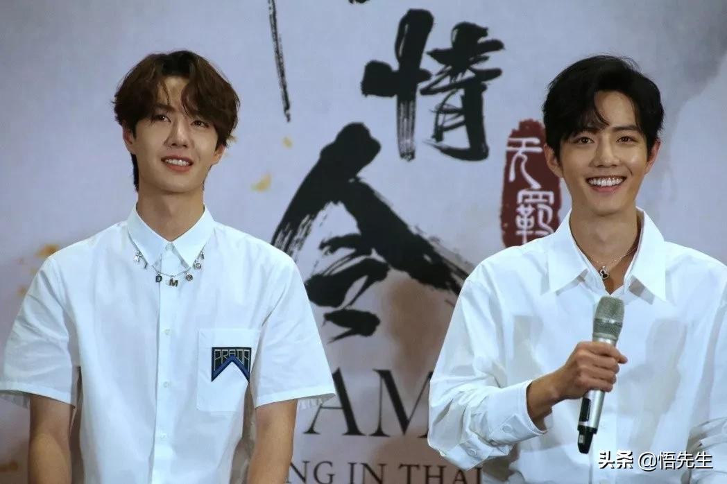 致我们逝去的童年往事只能回味,致我们逝去的童年时光一去不复返