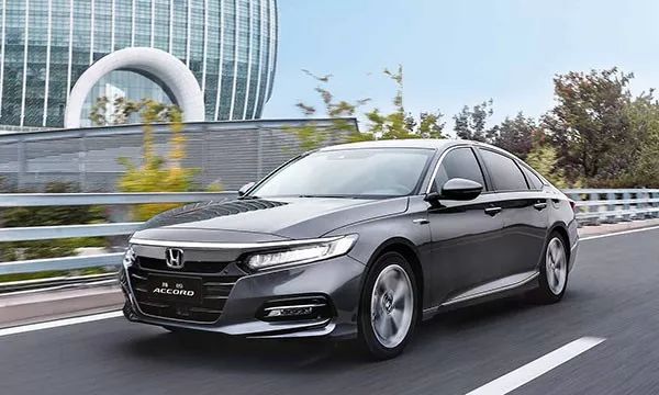 10万和30万的养车费用差多少,20万的车一年要花费多少钱养车