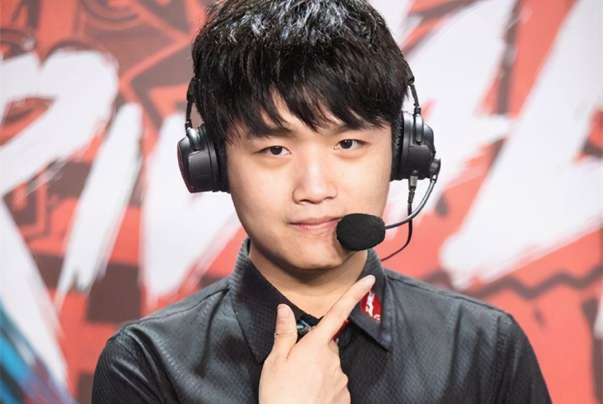 电竞人物志丨WeiXiao：我欲问鼎天下，试问谁与争锋