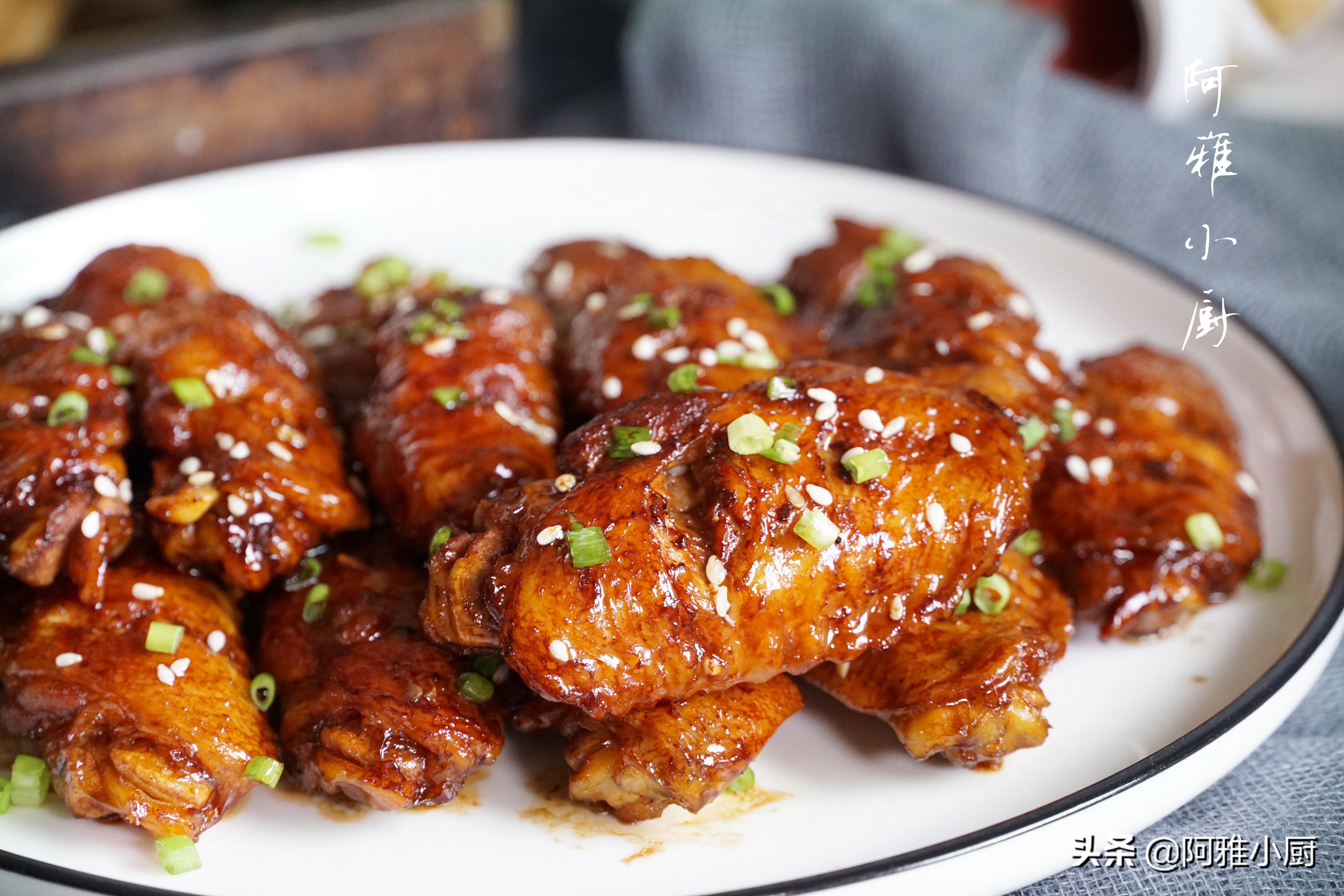 鸡翅百吃不厌的做法，香到骨头里，外酥里嫩，做法省时又简单