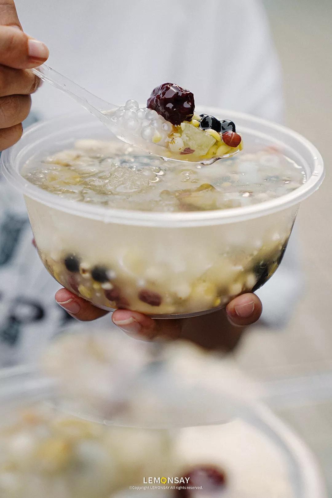 “就卖10块，难怪凌晨2点还满座”