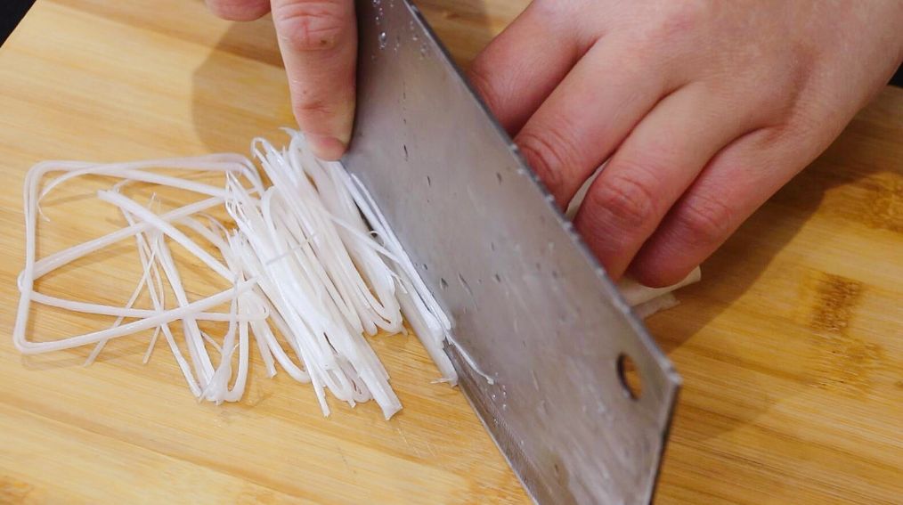 红烧黄鱼鱼肉鲜嫩不粘锅不破皮,黄鱼如何做最好吃