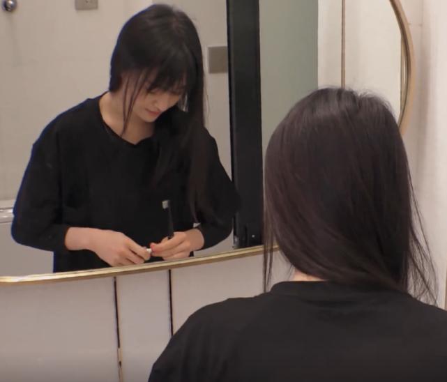 有一种刷牙叫郑爽刷牙，牙膏偏不用手挤，操作方法看懵全网