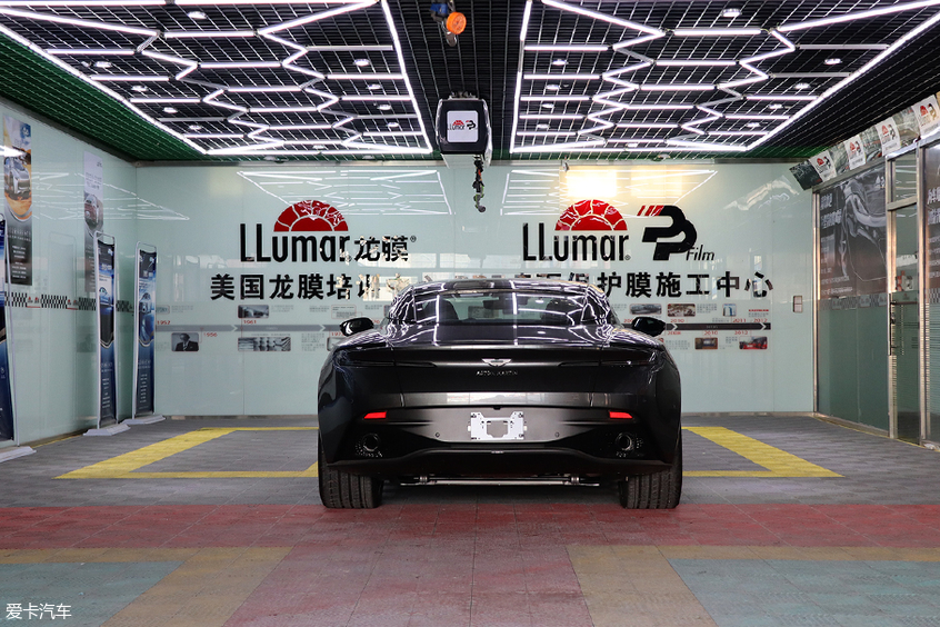 汽车贴膜不专业的后果,汽车贴膜大工和大师傅的区别