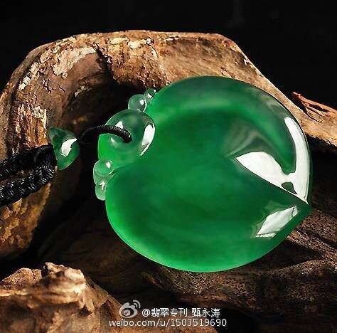 用紫光灯鉴别翡翠,水种翡翠如何鉴别