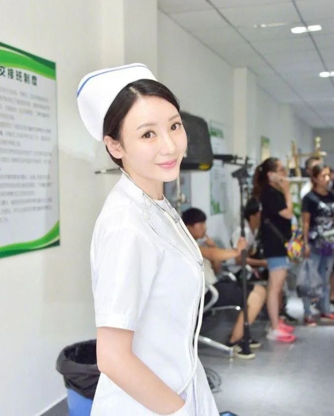 第一份工作是不是跟专业相关的,第一份工作和专业无关