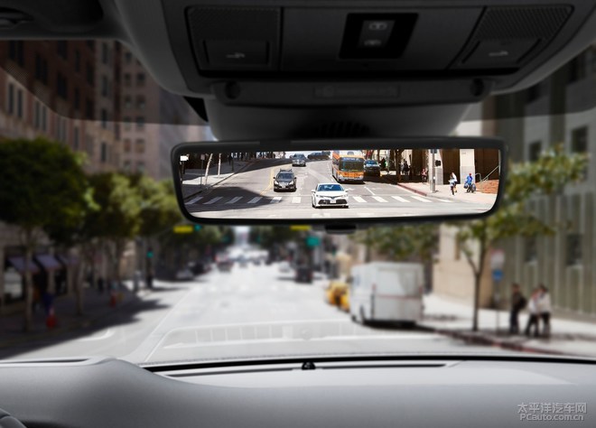 路虎揽胜极光对比同级别bba质量,路虎揽胜极光新一代测评视频