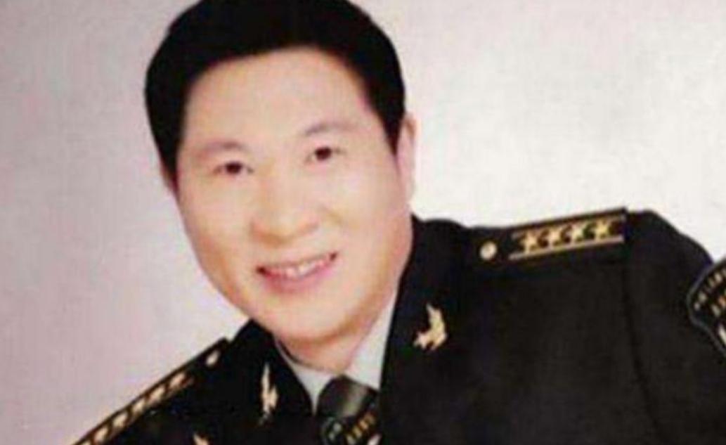 董大维假军官,董大维假军人