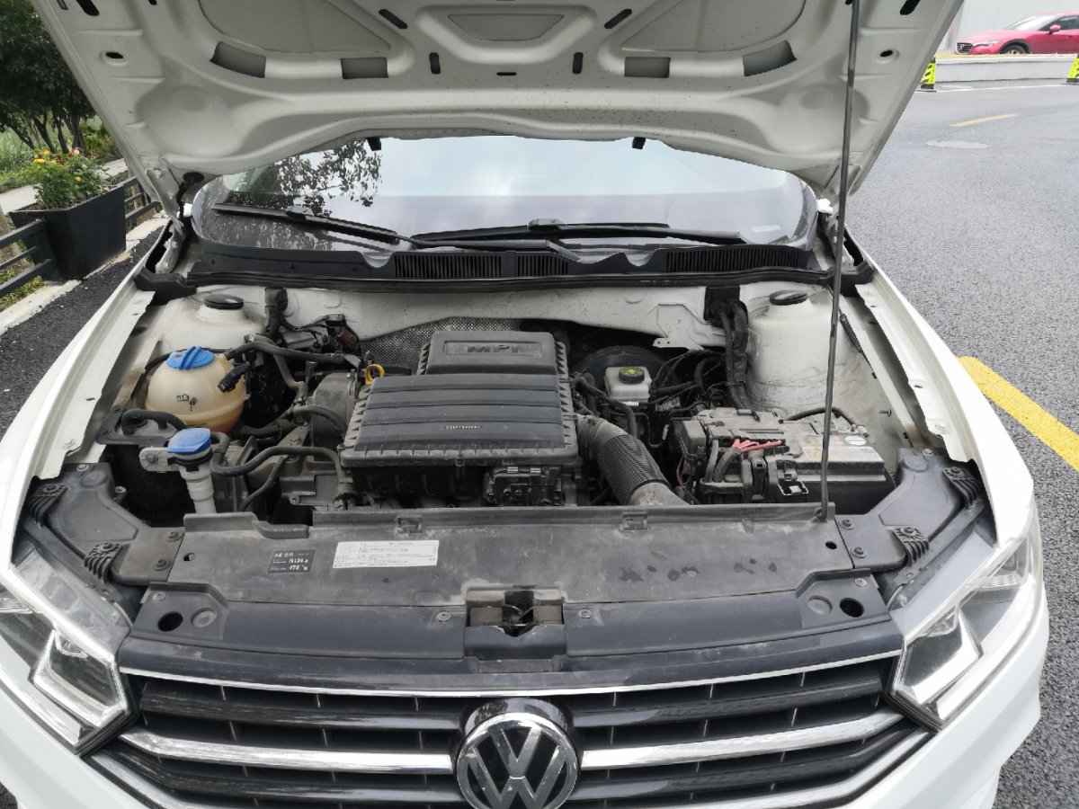 7万买开了5年的二手车值得吗,7万5的裸车开了一年半能卖多少钱