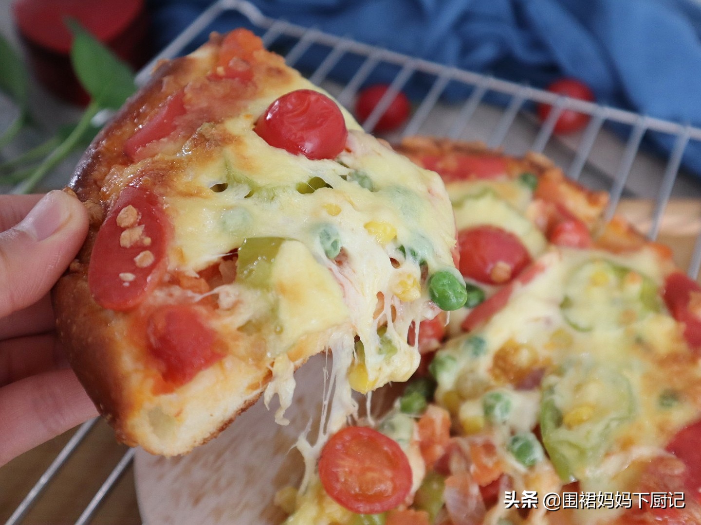 在家用现成披萨饼做披萨简单做法,家庭披萨自己做饼皮