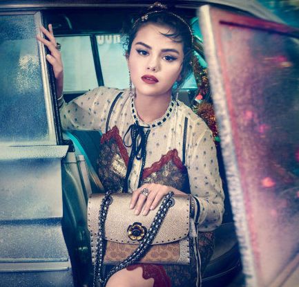 男人女人你们应该如何看待这些包，难道是贫穷限制了我的想象吗？