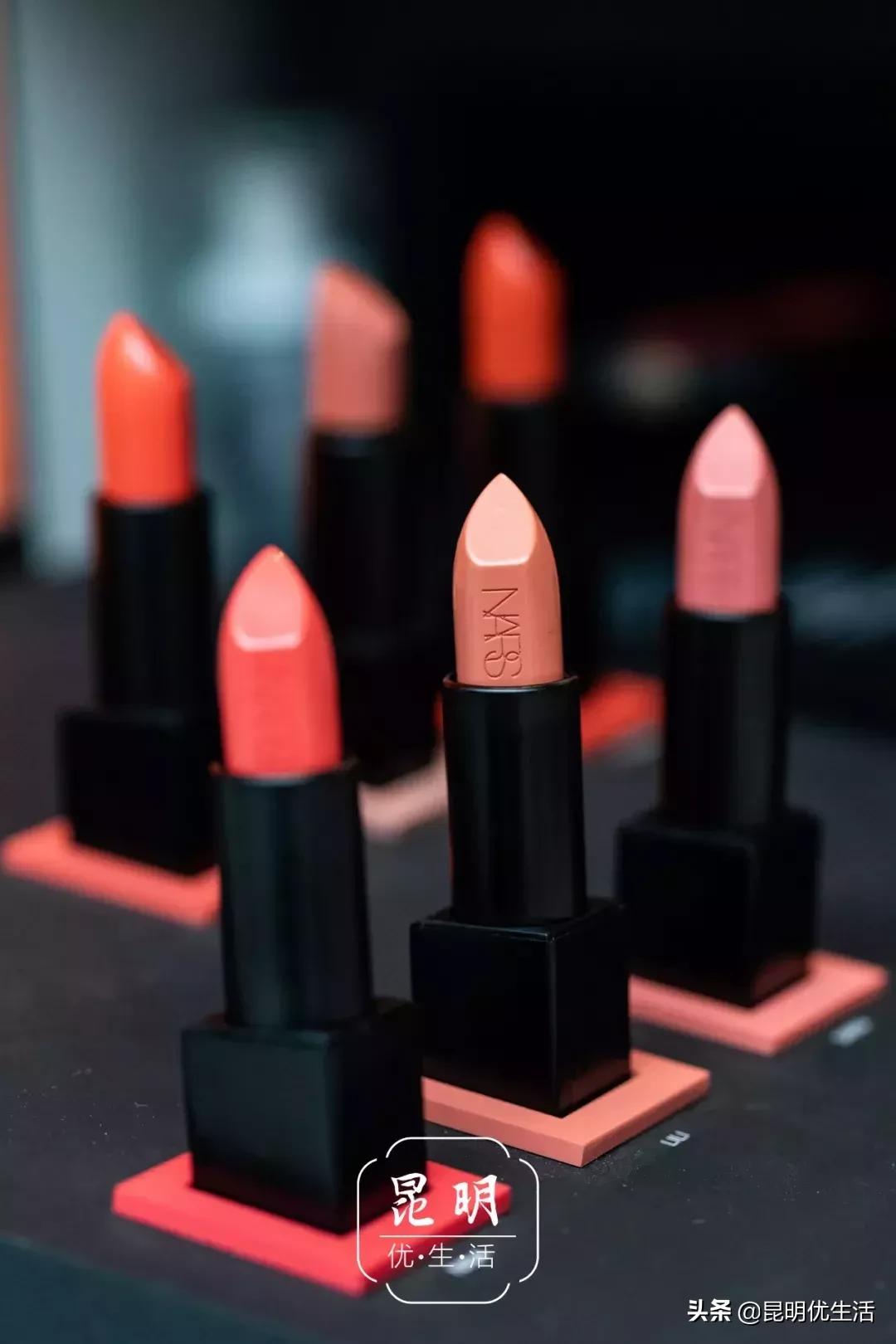 nars值得买的彩妆,nars2020圣诞限量彩妆盘