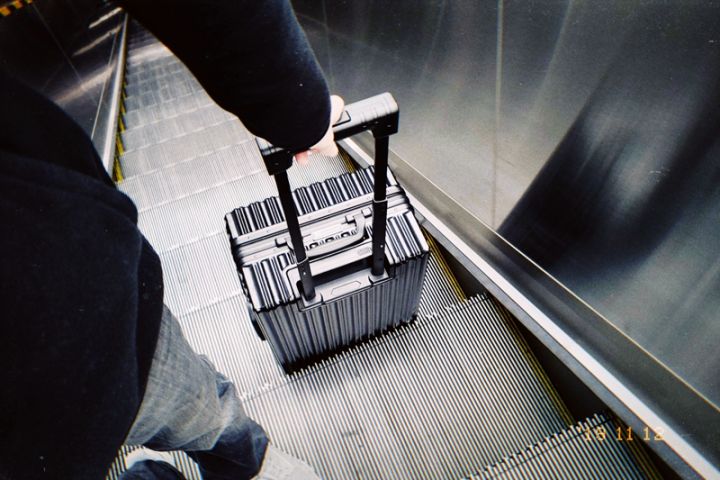 小型轻便指纹锁行李箱,便捷功能行李箱