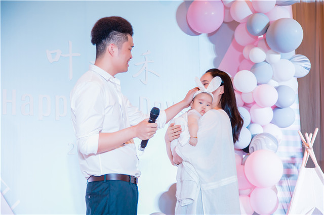 宝宝满月宴座位安排,宝宝满月宴在家怎么弄