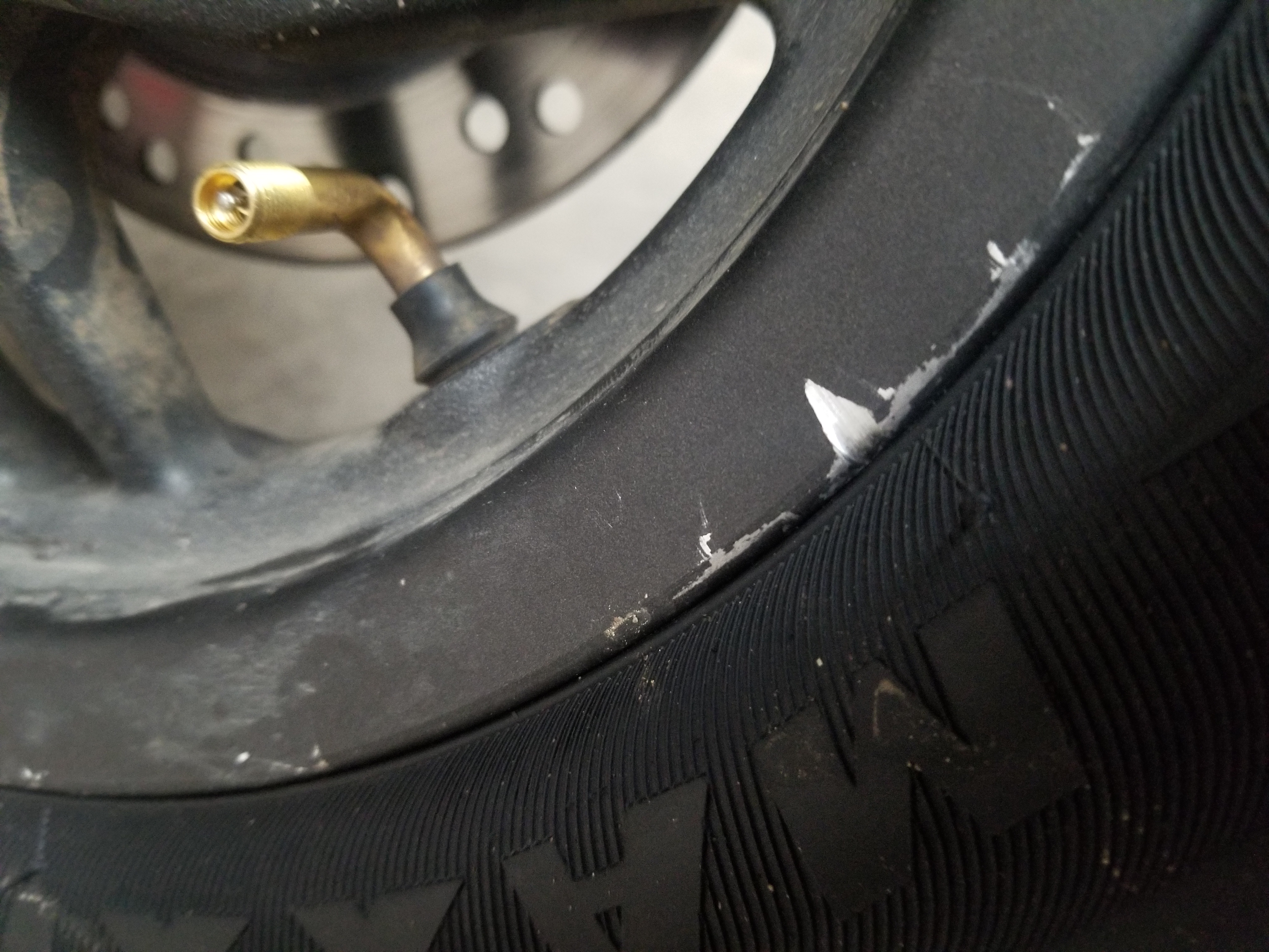 本田裂行125换后轮胎全过程,本田裂行125换轮胎要多少钱