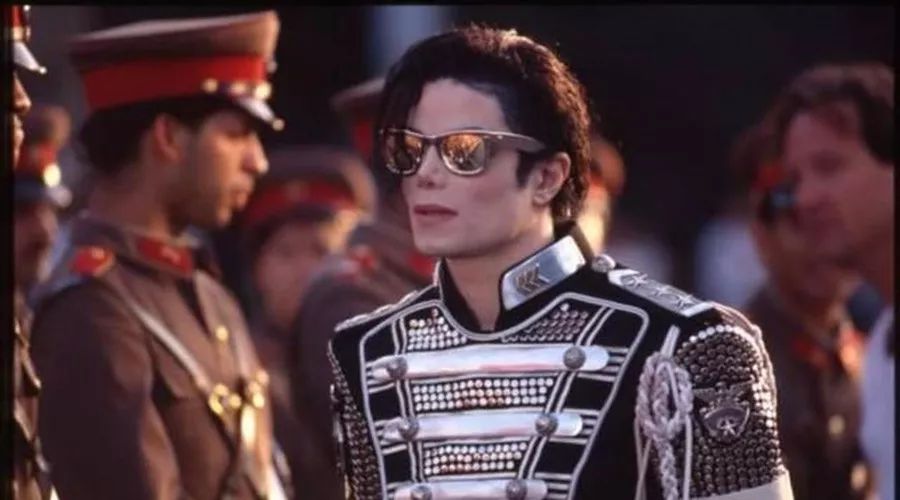 迈克尔杰克逊走在乡间,迈克尔杰克逊太空漫步者影片