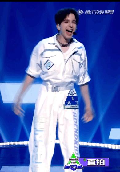 清华研究生毕业当歌手,清华学生参加唱歌选秀