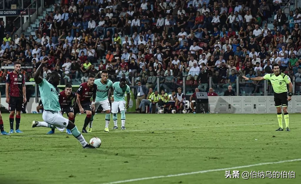 很遗憾，种族歧视依旧没有远离球场。