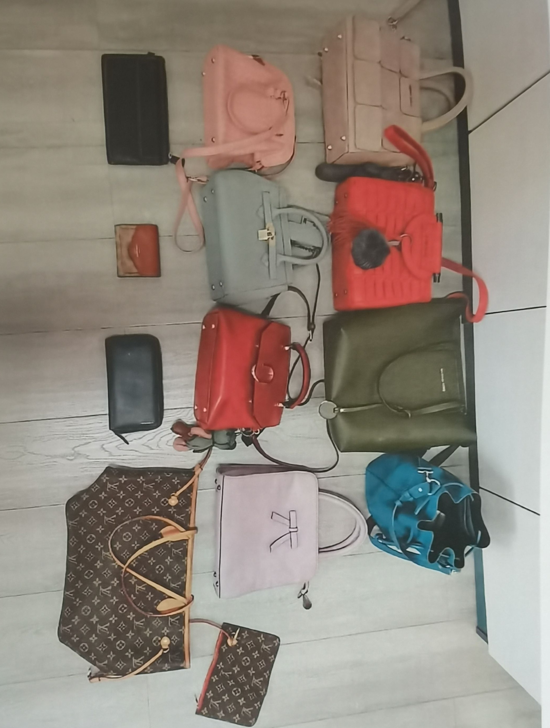 名牌包被盗鉴定多为假货,上万名牌包被盗后续