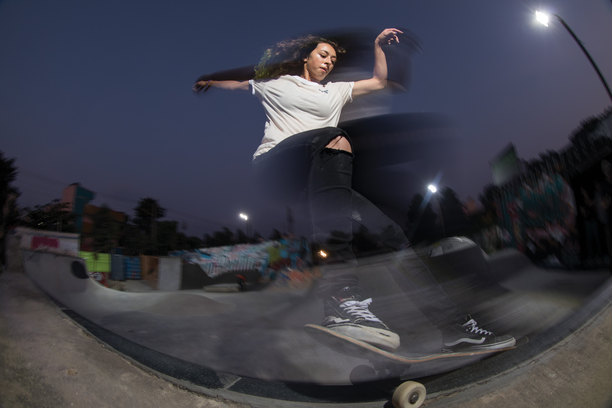 棋盘格女孩,棋盘格元素天生自带酷感