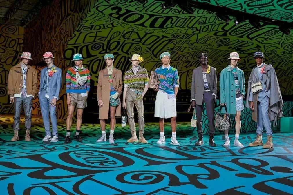 最好的时代最糟的时代,最好的时代和最坏的时代具体表现