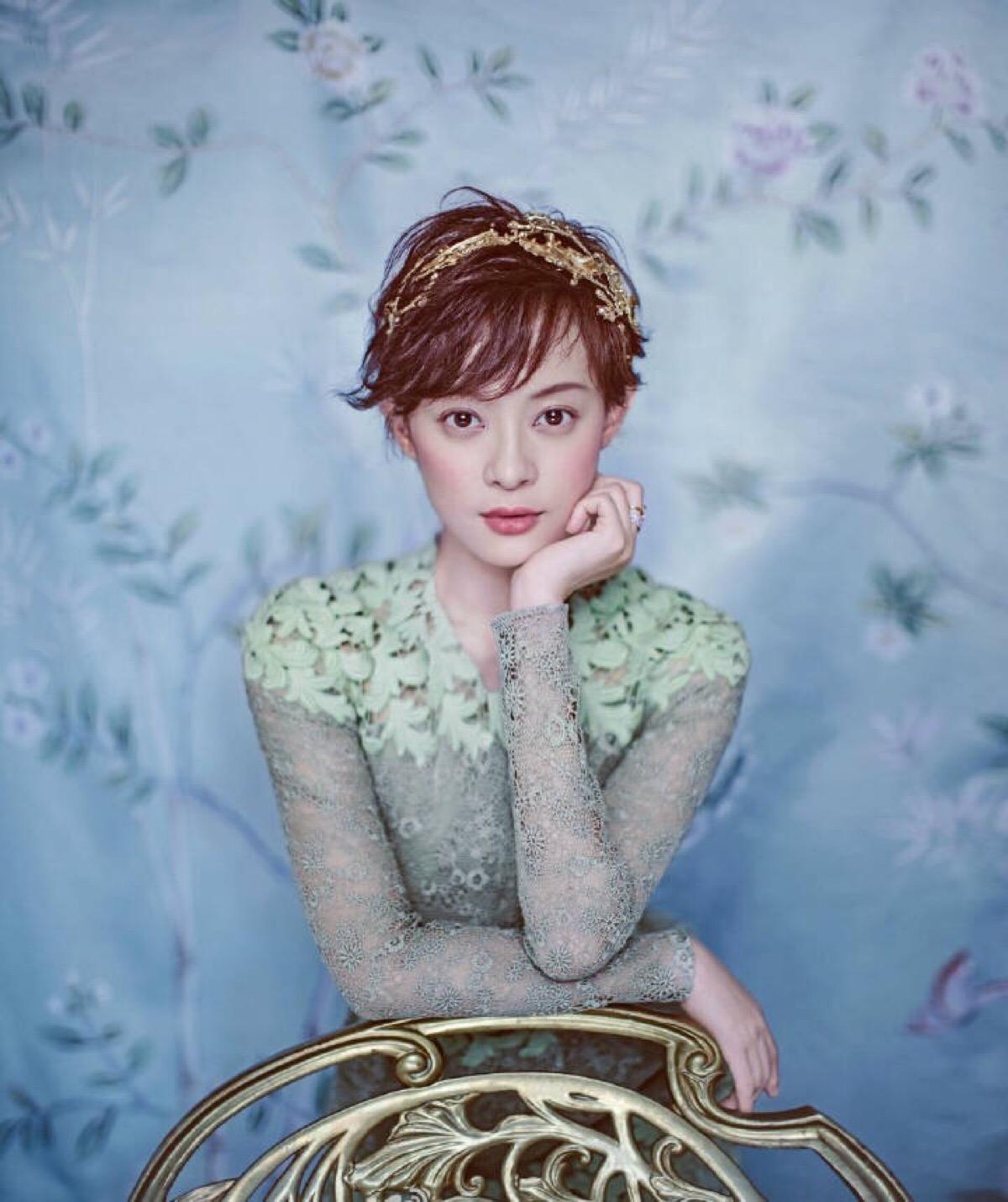 大脸女人剪短发图片,大脸剪什么短发好看图片