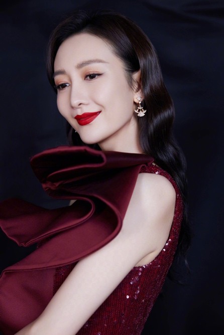 王鸥最惊艳的穿红裙,王鸥早期中央台