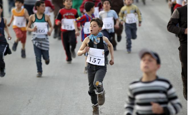 孩子犹豫不决时父母该如何引导,消除孩子的胆怯心理要做什么