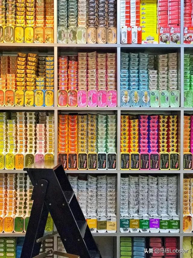 澳门当地人吃的蛋挞,在澳门吃着蛋挞超开心