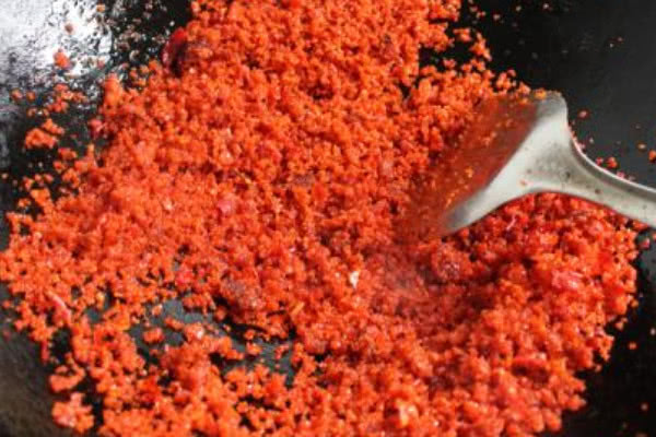 无辣不欢吃起来痛快,无辣不欢吃一口滋滋冒汗