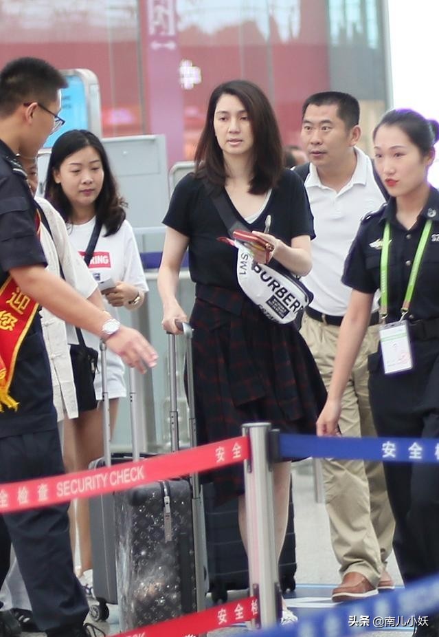 洪欣一身绿色清爽照片,洪欣素雅