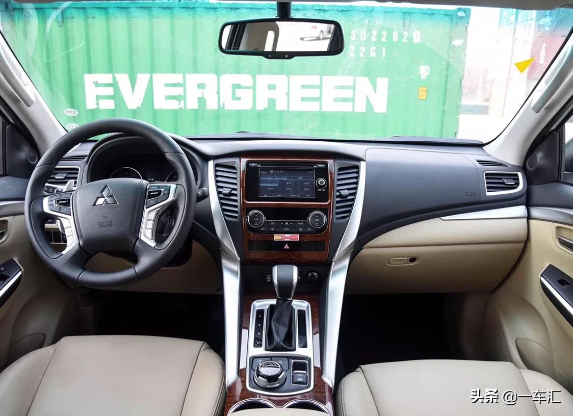 七座四驱非承载,三菱新一代帕杰罗劲畅,网友:比普拉多帅多了