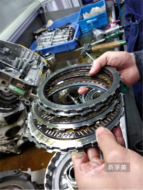 奥迪车变速箱打滑修复多少钱,奥迪a3变速箱坏了维修要多少钱