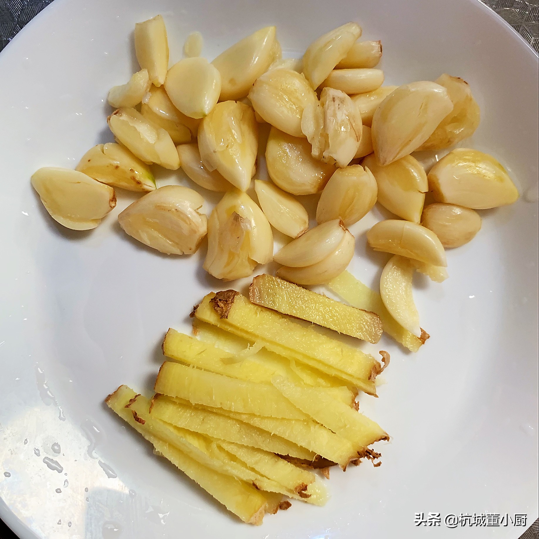 大厨红烧鲳鱼最正宗的做法,蒜子鲳鱼