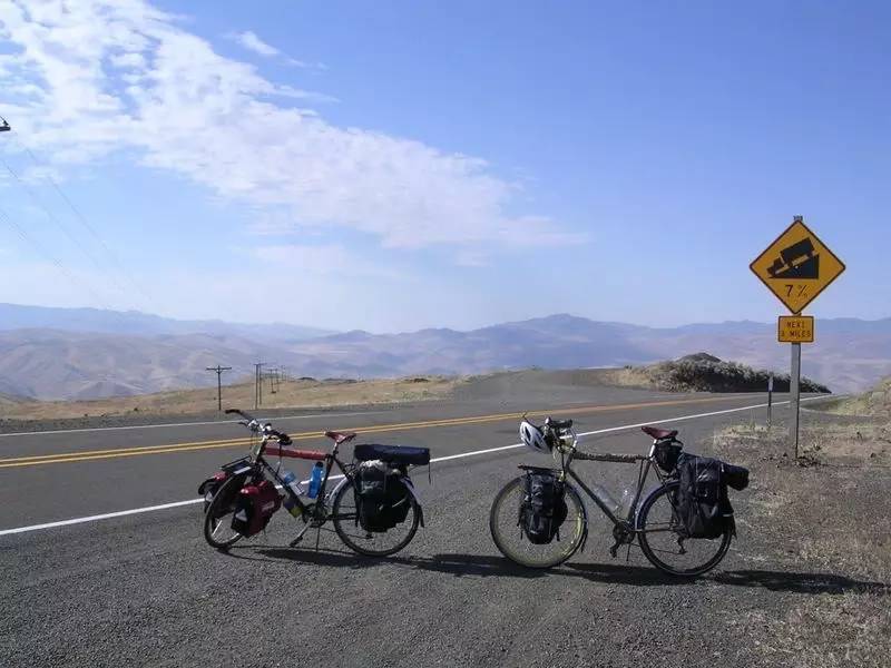 骑行动感单车大腿酸疼,骑行大腿筋疼怎么办