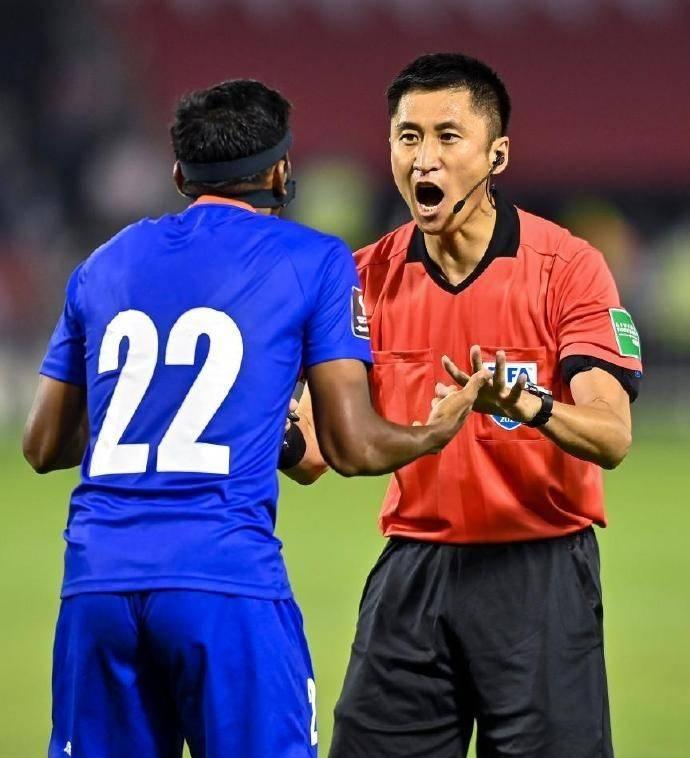 世界杯中国裁判红牌视频合集,中国裁判惊艳全球
