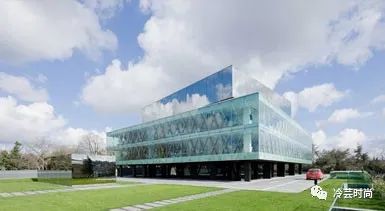 以建筑为主题的服装设计主题分析,服装设计建筑设计